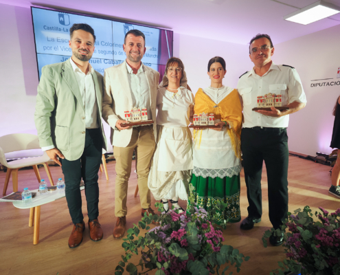 Hoya Gonzalo marca el comp&aacute;s en el stand de la Diputaci&oacute;n en la Feria para poner en valor la fuerza de su gente, su cultura y sus tradiciones