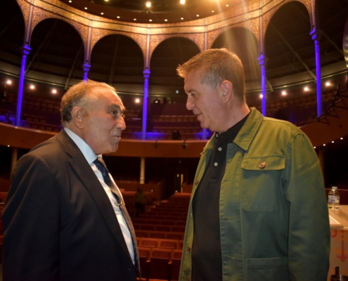 Caba&ntilde;ero arropa a Ferm&iacute;n Navarrete en su concierto solidario a beneficio del Asilo de San Ant&oacute;n