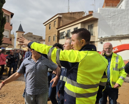 Caba&ntilde;ero: &ldquo;Ayer tocaba rescatar y proteger a la ciudadan&iacute;a de Madrigueras; hoy, toca limpiar y empezar a reconstruir&rdquo;