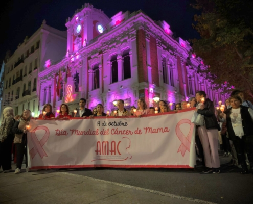 Jos&eacute; Gonz&aacute;lez reivindica en la gala de AMAC el valor de los abrazos que acompa&ntilde;an, sostienen y ayudan a afrontar el c&aacute;ncer