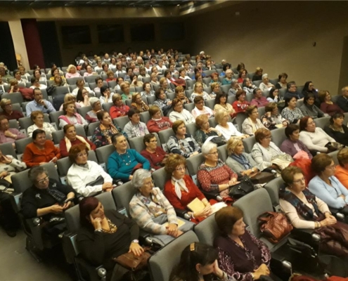 El periodista José Luis Gallego protagonizó una charla sobre reciclaje promovida por el Consorcio de Medio Ambiente