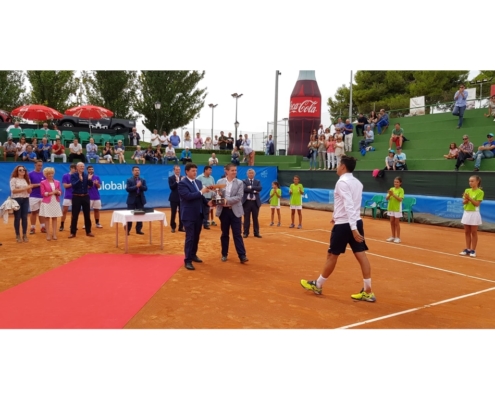 Santiago Cabañero y Mª Victoria Leal no faltan a ‘La semana grande del tenis’ y asisten a la entrega del XXXIV Trofeo Ciudad de Albacete