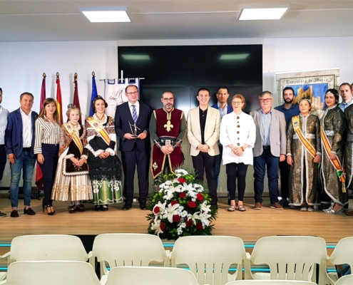 La Agrupación de Comparsas de Moros y Cristianos de Almansa presenta en el Pabellón de Diputación las actividades de cara a un 2019 muy especiales