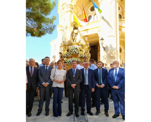 Santiago Caba&ntilde;ero participa junto a Garc&iacute;a-Page de las celebraciones en honor a la Virgen del Rosario, patrona de Hell&iacute;n