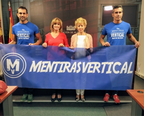 M&ordf; Victoria Leal subraya el car&aacute;cter como dinamizador tur&iacute;stico que el VI trail Mentiras Vertical Valle de Tus Yeste ejerce en la Sierra del  ...