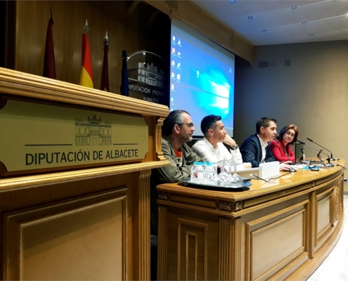 Santiago Caba&ntilde;ero informa a alcaldes y alcaldesas sobre la implantaci&oacute;n en la provincia de PID y del Sistema de Telepresencia de Diputaci&oacute;n