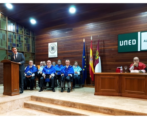 Caba&ntilde;ero asiste a la apertura del curso acad&eacute;mico del Centro Asociado de la UNED en Albacete augurando un futuro alentador basado en la transpar ...