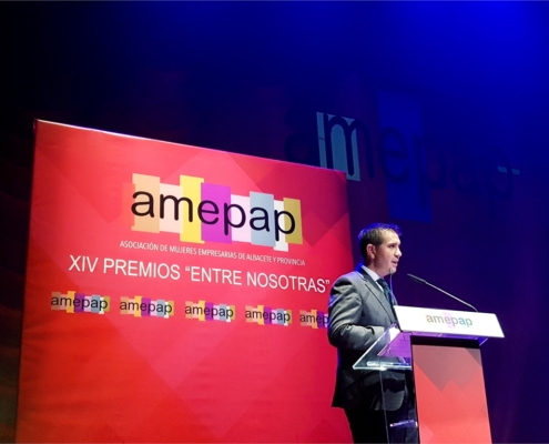 Cabañero reivindica en los Premios ‘Entre Nosotras’ de AMEPAP el reto social de facilitar que las mujeres lleguen a más puestos de responsablidad