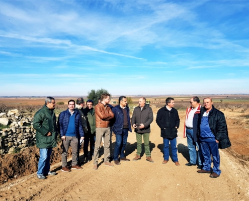 Cabañero visita en Villamalea, Golosalvo, Navas de Jorquera y Cenizate, las obras incluidas en el Convenio de Caminos suscrito entre Diputación  ...