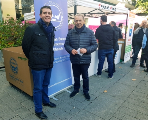 Cabañero ensalza la labor del tejido asociativo provincial en la ya tradicional cita de Albacete con la Feria Solidaria de esRadio en el Altozano