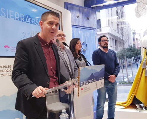 Cabañero ensalza en Madrid las múltiples bazas de la Sierra del Segura albaceteña dentro de un turismo rural y de naturaleza que crece en segui ...