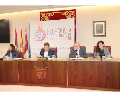 Raquel Ruiz aboga porque las instituciones trabajen en funci&oacute;n de las directrices marcadas por el sector cuchillero