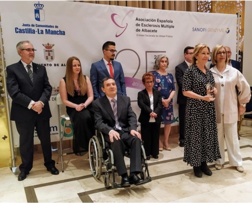 La Asociación de Esclerosis Múltiple de Albacete premia a la Diputación por el apoyo continuado que le brinda