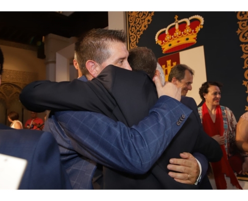 Caba&ntilde;ero felicita a Garc&iacute;a-Page en su toma de posesi&oacute;n como presidente de la regi&oacute;n y le brinda la Diputaci&oacute;n de Albacete para trabajar por e ...