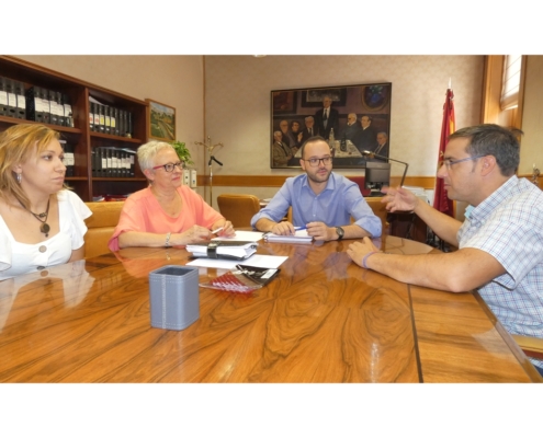 La Diputaci&oacute;n estudiar&aacute; v&iacute;as de colaboraci&oacute;n con el Ayto. de Tobarra para la celebraci&oacute;n en 2021 de las Jornadas de Exaltaci&oacute;n del Tambor y  ...