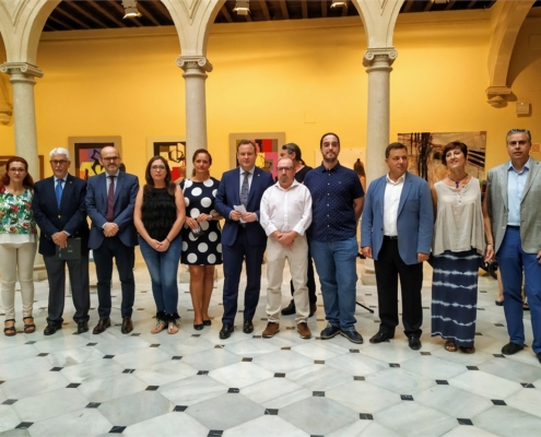 El Centro Cultural la Asunción acoge una muestra expositiva que aglutina obras de más de 50 creadores de la provincia