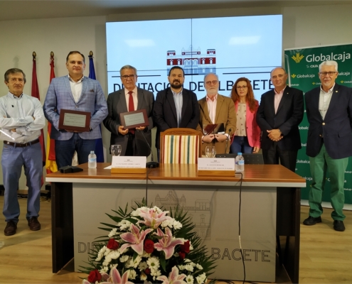 El Ateneo y La Tribuna, premiados en la XIII edición de Altozano, galardones  protagonistas hoy en el stand de Diputación