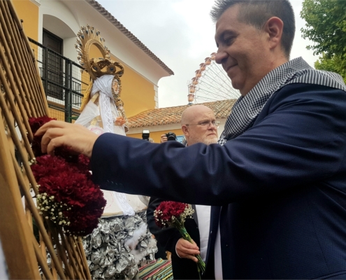 Cabañero recuerda “a los municipios de la provincia afectados por el temporal” durante la Ofrenda de Flores a la Virgen de Los Llanos