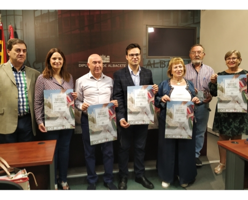 Chinchilla de Montearagón presenta en la Diputación provincial de Albacete la III edición de su Certamen Nacional de Folclore