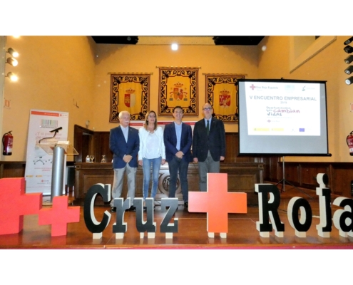 Cabañero alaba el compromiso de Cruz Roja Albacete, sumando esfuerzos en la búsqueda de oportunidades laborales para colectivos en riesgo de exc ...