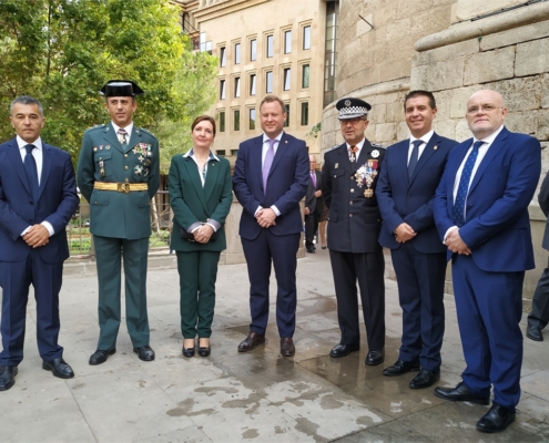 Santiago Caba&ntilde;ero participa en los actos organizados por la Guardia Civil, con motivo de su patrona, entregando dos cruces con distintivo blanco