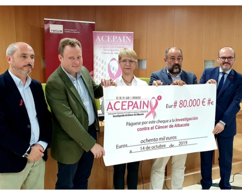 La Diputaci&oacute;n acompa&ntilde;a a ACEPAIN en una nueva entrega de fondos al doctor Oca&ntilde;a para la investigaci&oacute;n contra el C&aacute;ncer